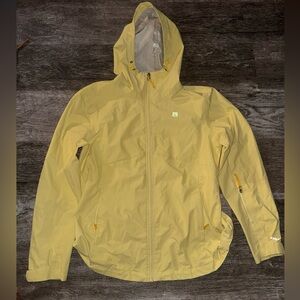 Lightly used Avalanche Medium Women’s Jacket selling for a steal